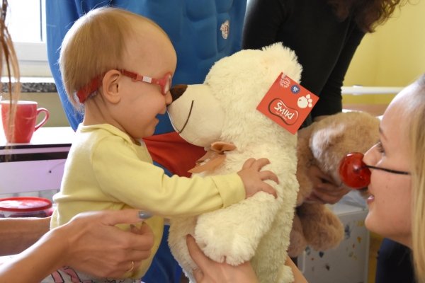 Misie po raz 6 pojawiły się pod szpitalną choinką na Oddziale Okulistyki Dziecięcej