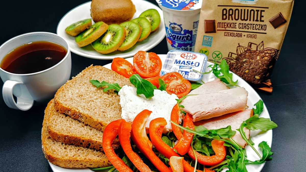 śniadanie z ograniczeniem łatwoprzyswajalnych węglowodanów