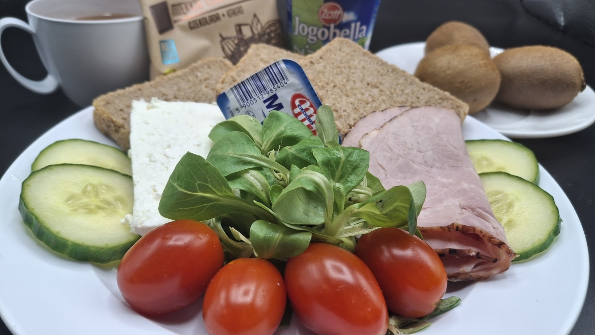 śniadanie z ograniczeniem łatwoprzyswajalnych węglowodanów