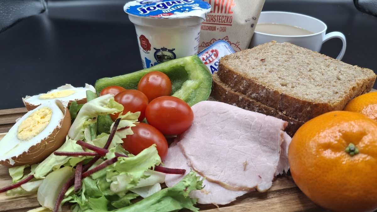 śniadanie z ograniczeniem łatwoprzyswajalnych węglowodanów