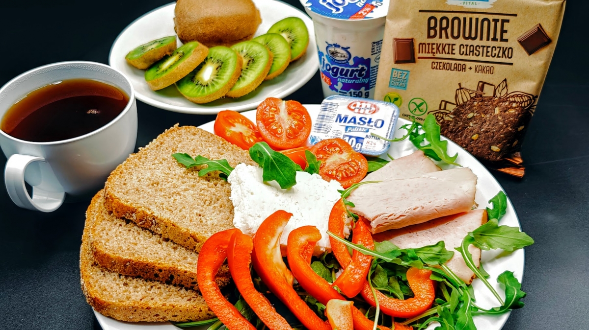 śniadanie z ograniczeniem łatwoprzyswajalnych węglowodanów