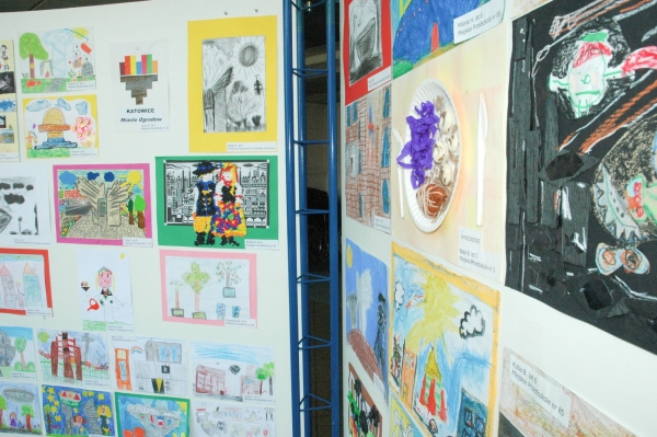 "Pocztówki ze Śląska" na szpitalnym holu!