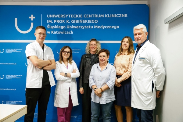 UCK w Katowicach wprowadza rutynowe zabiegi endoskopowej mastektomii z jednoczasową rekonstrukcją