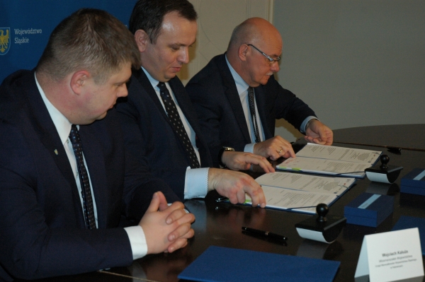 Umowa na realizację projektu pn. "Śląska Cyfrowa Platforma Medyczna eCareMed" podpisana!