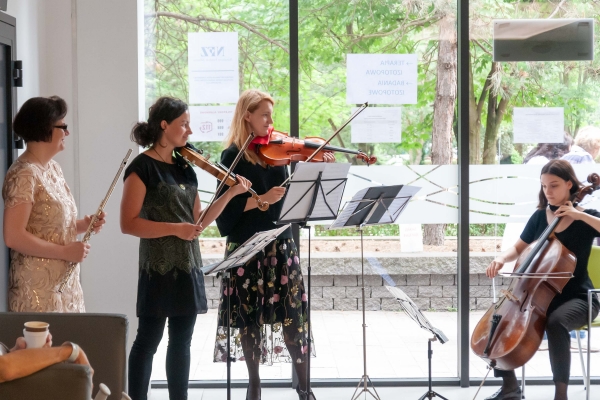 Kolejna muzyczna uczta dla pacjentów onkologicznych za nami! Tym razem artyści zaprosili na koncert smyczkowy.