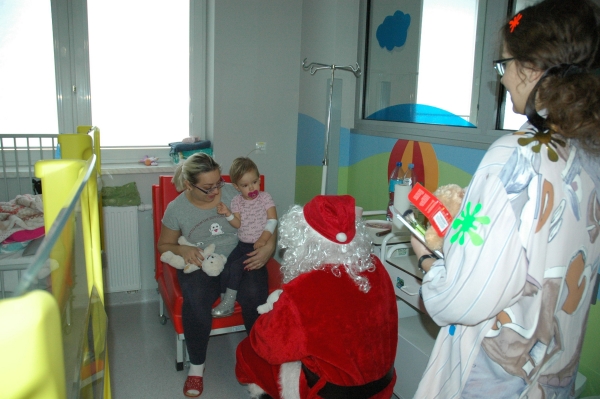 Misie po raz 8 pojawiły się pod szpitalną choinką na Oddziale Okulistyki Dziecięcej!